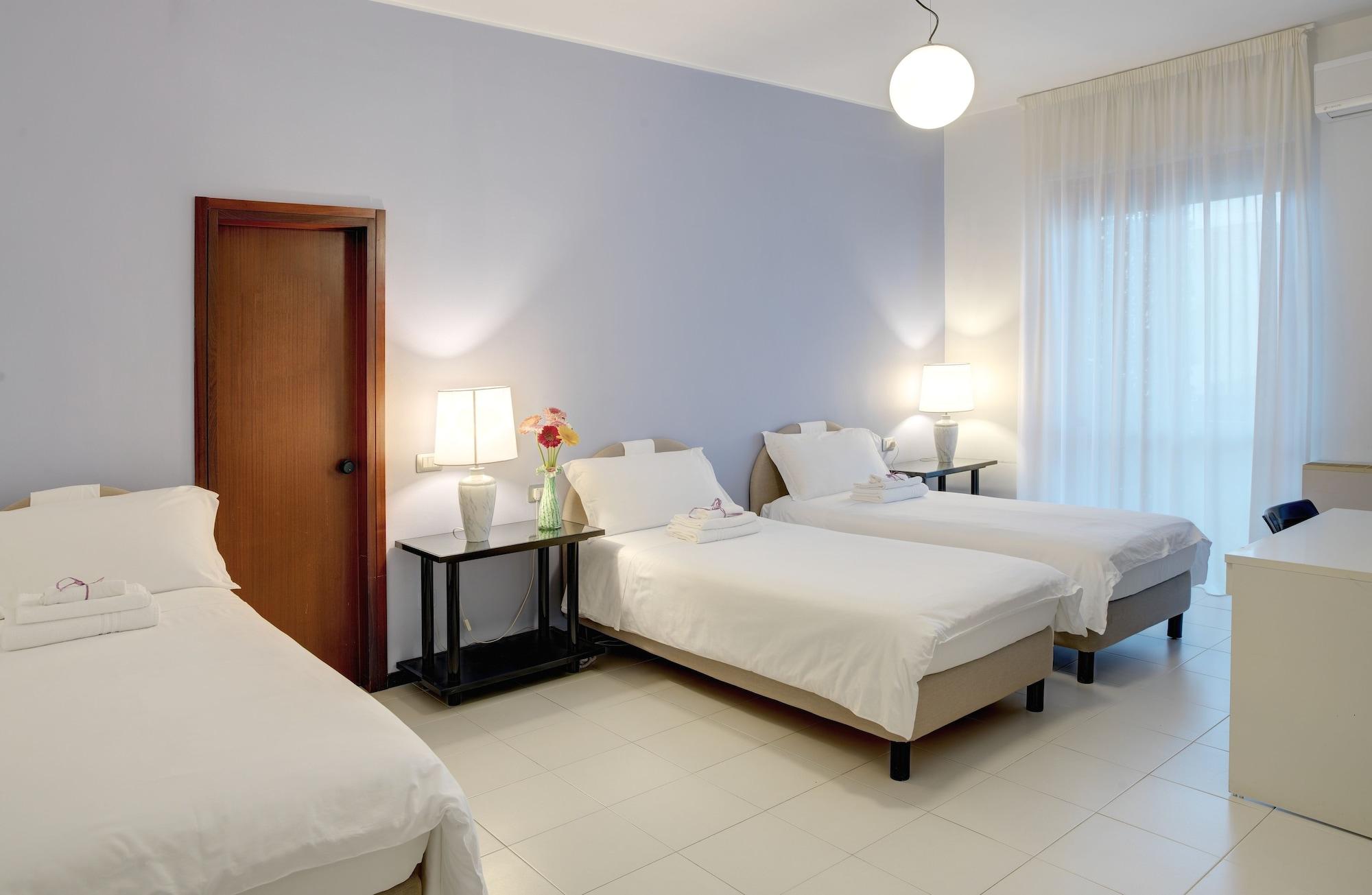 Hotel Zenit Salento เลชเช ภายนอก รูปภาพ
