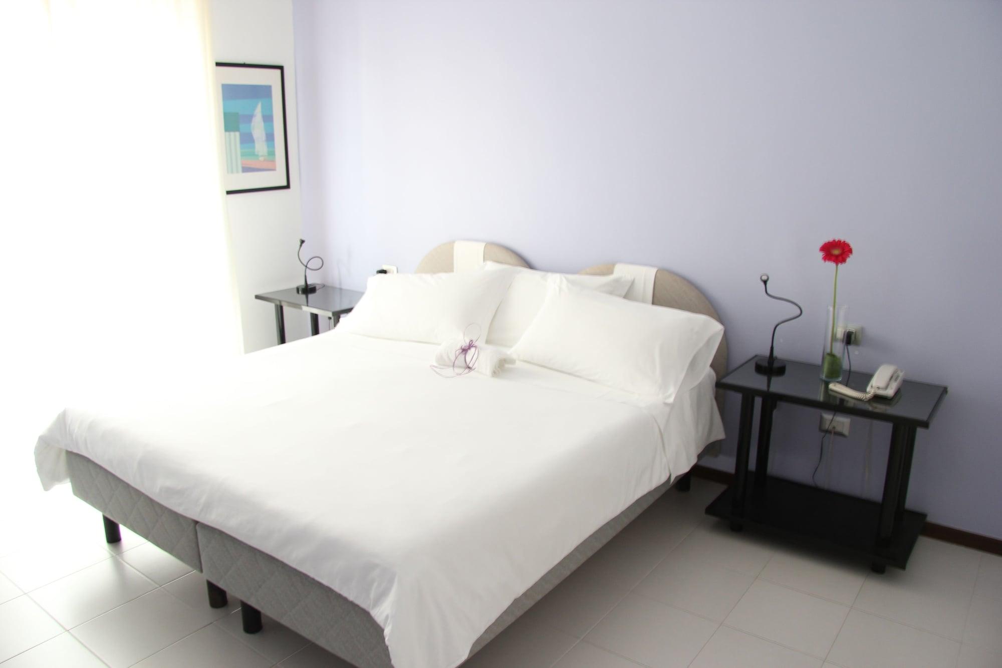 Hotel Zenit Salento เลชเช ภายนอก รูปภาพ