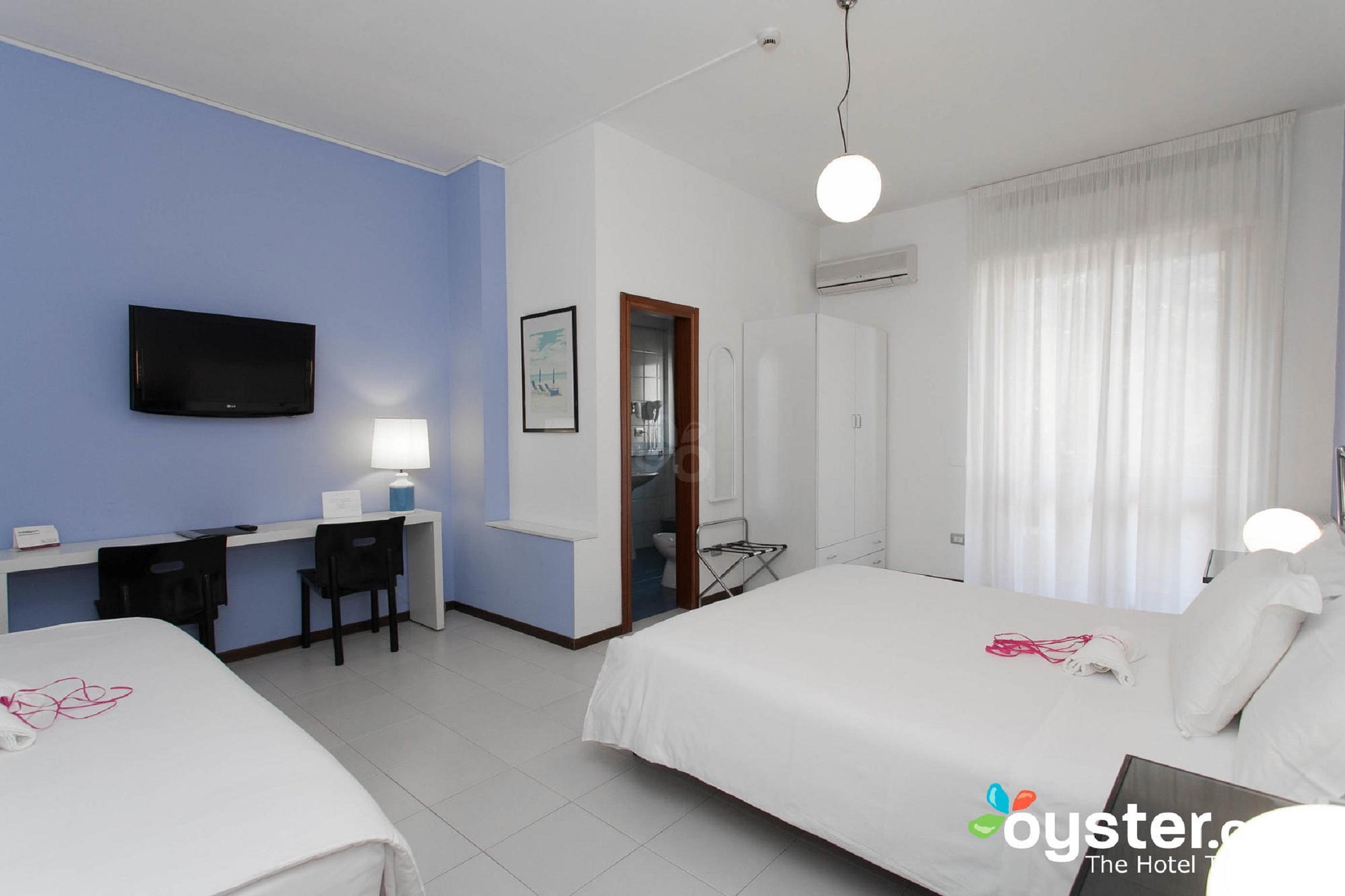 Hotel Zenit Salento เลชเช ภายนอก รูปภาพ