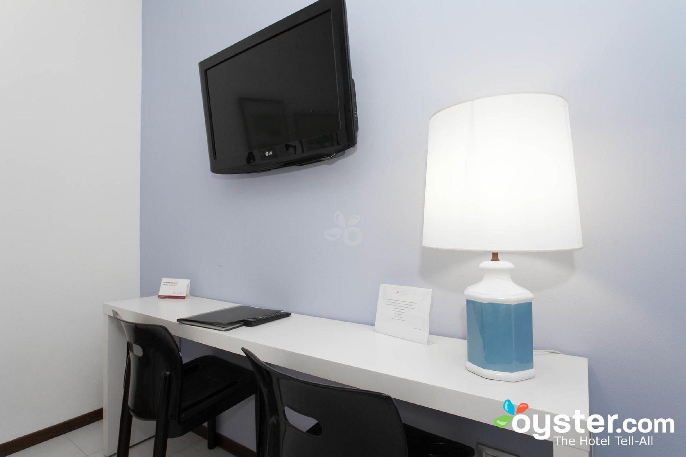 Hotel Zenit Salento เลชเช ภายนอก รูปภาพ