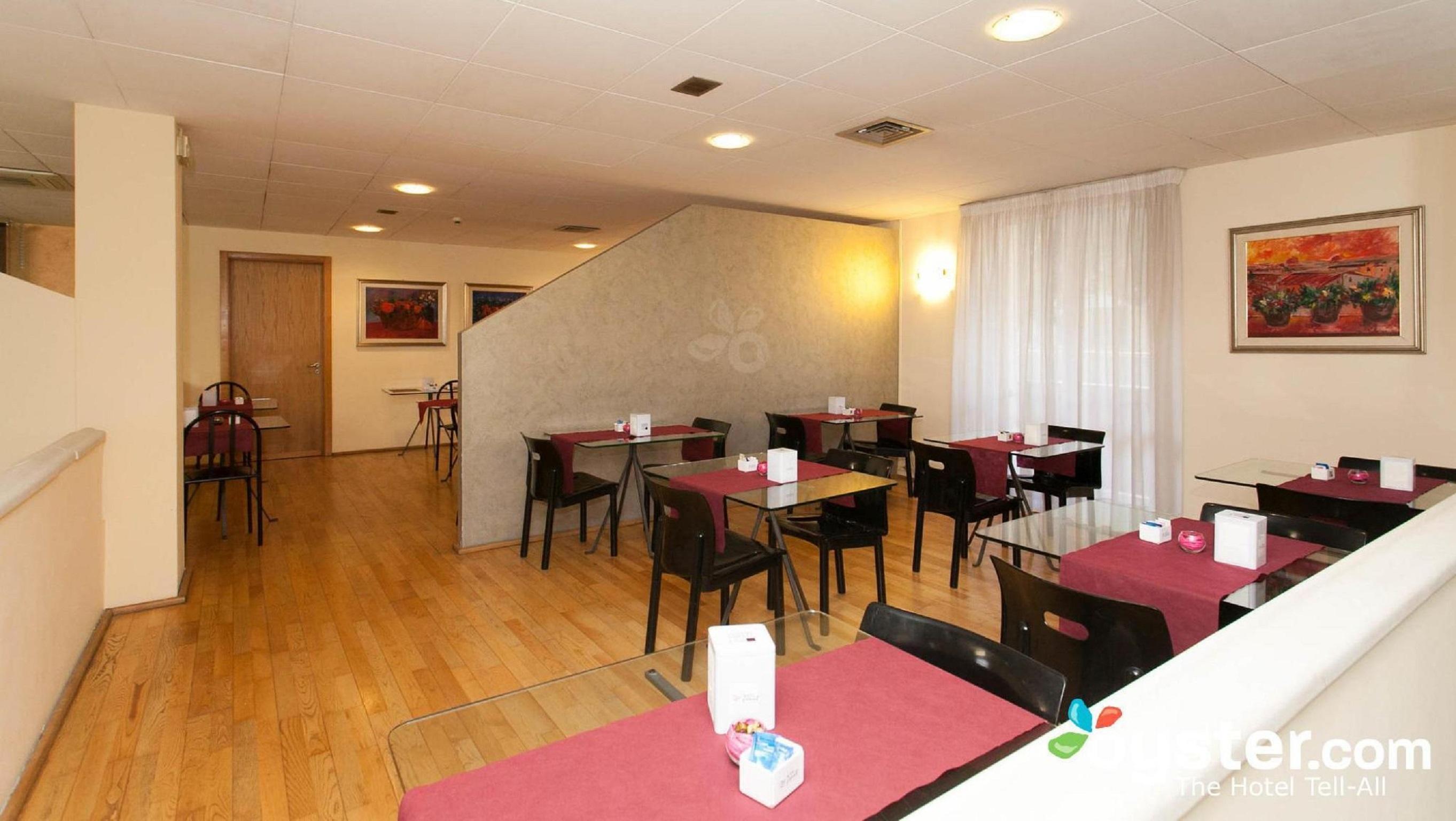 Hotel Zenit Salento เลชเช ภายนอก รูปภาพ