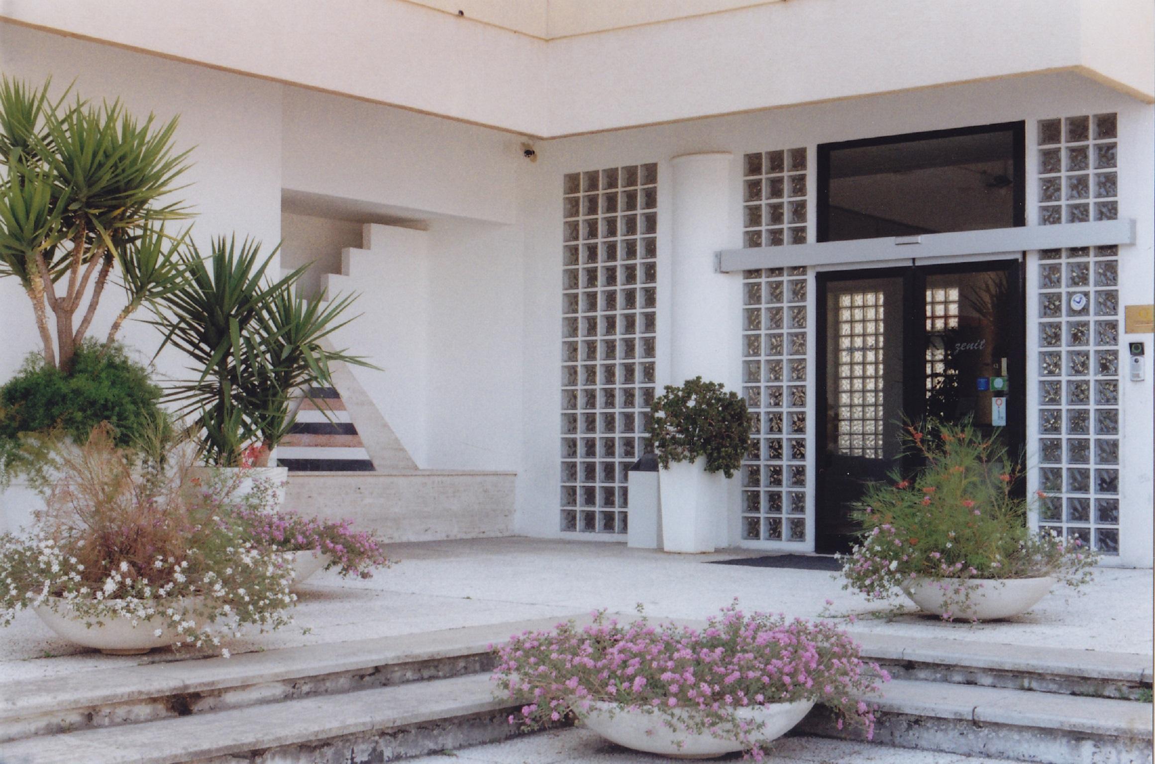 Hotel Zenit Salento เลชเช ภายนอก รูปภาพ