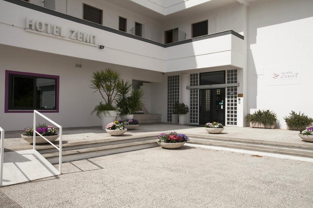 Hotel Zenit Salento เลชเช ภายนอก รูปภาพ