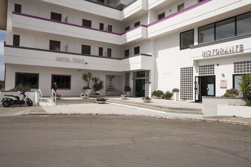 Hotel Zenit Salento เลชเช ภายนอก รูปภาพ