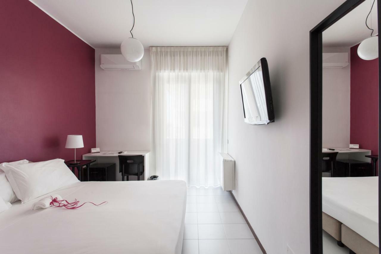 Hotel Zenit Salento เลชเช ภายนอก รูปภาพ